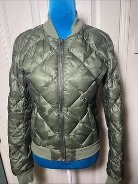 Alo Yoga Idol Camo Bomber Jackets Women’s XS